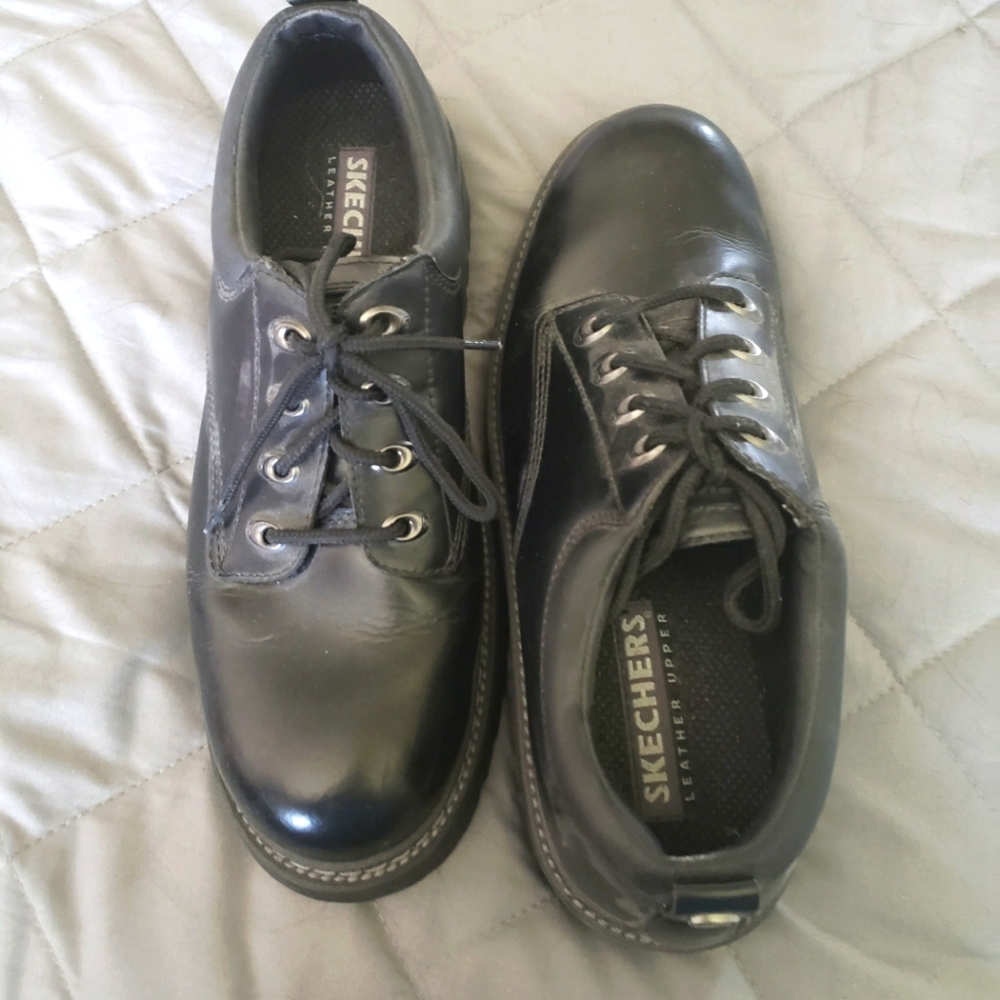 Black Sketchers dress shoes size 11